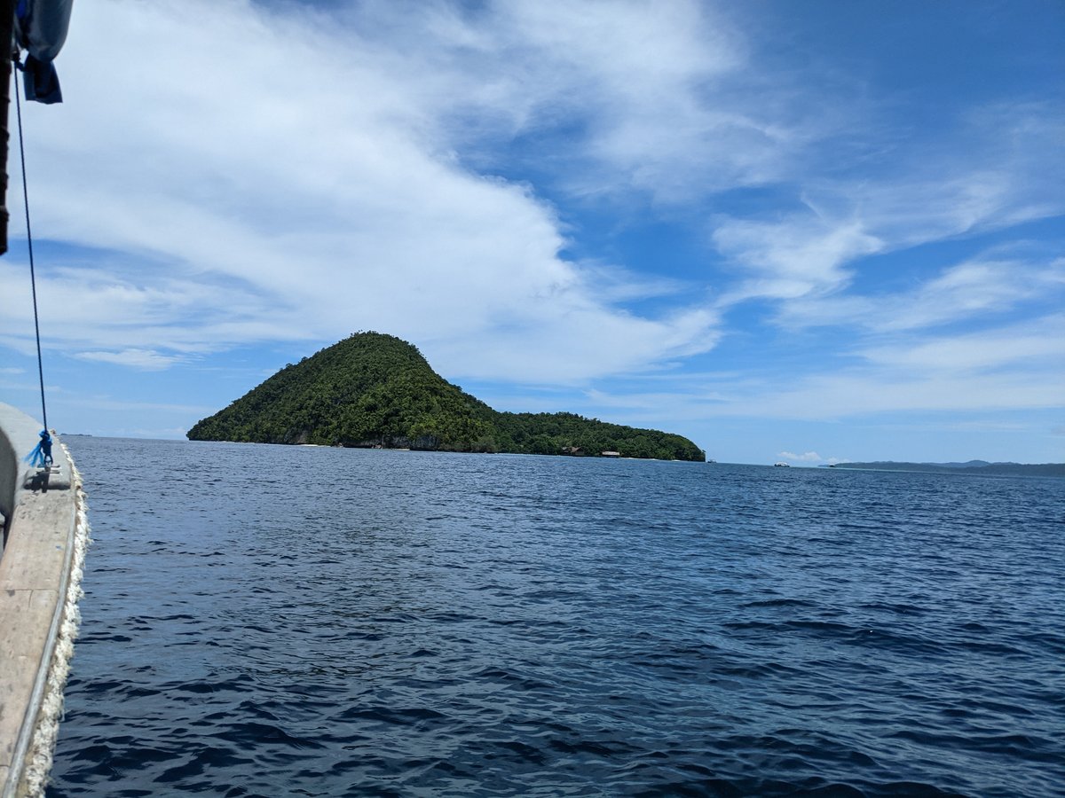 Island-Hopping in Raja Ampat, Southwest Papua (IDN)
